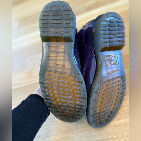 Dr. Marten's Purple 1460 WOMEN'S PATENT LEATHER LACE UP BOOTS - Picture 16 of 16